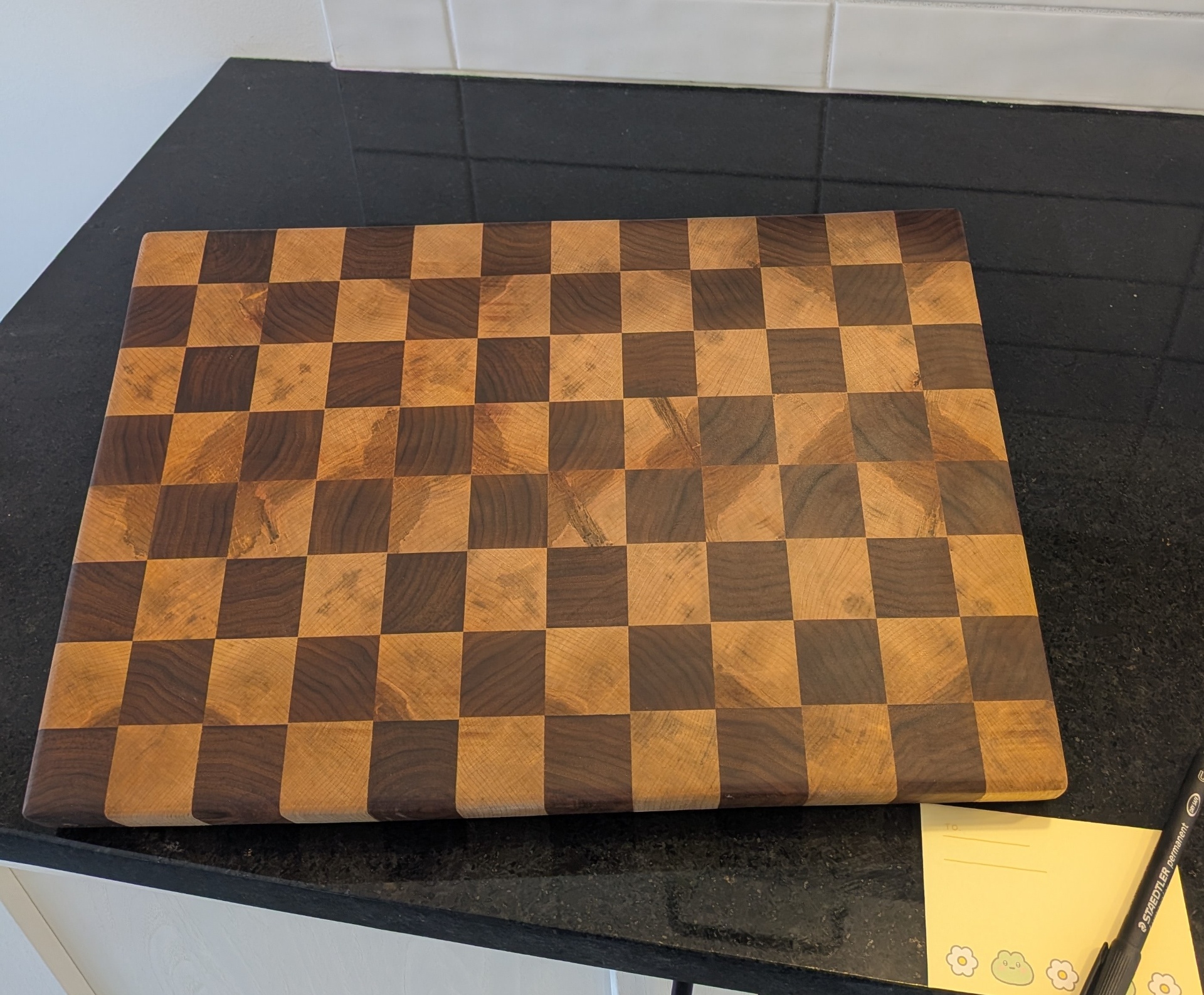 Planche damier noyer et érable