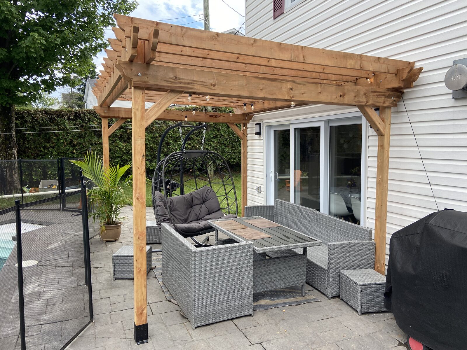 Pergola en cèdre sur mesure
